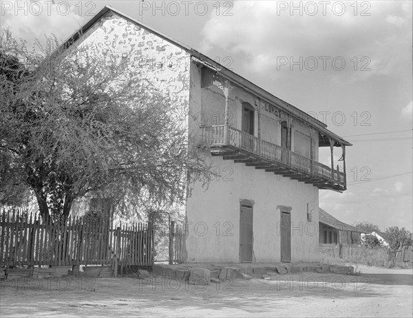 Type of house on the American-Mexican border, Rio Grande Valley, Texas, 1936. Creator: Dorothea Lange.