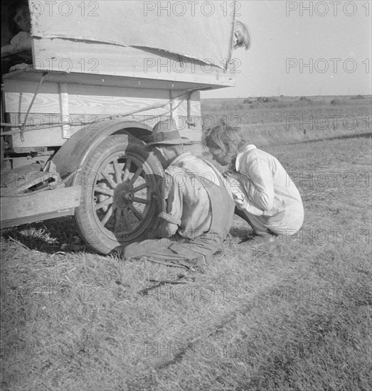 Family between Dallas and Austin, Texas, 1936. Creator: Dorothea Lange.