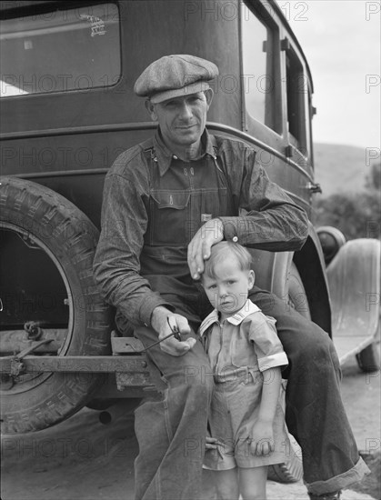 Drought refugee from Polk, Missouri, 1936. Creator: Dorothea Lange.