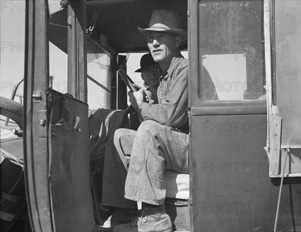 Carrot pullers from Texas in California, 1937. Creator: Dorothea Lange.