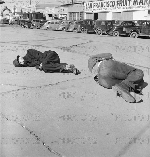 Scene along "Skid Row", Howard Street, San Francisco, California, 1937. Creator: Dorothea Lange.