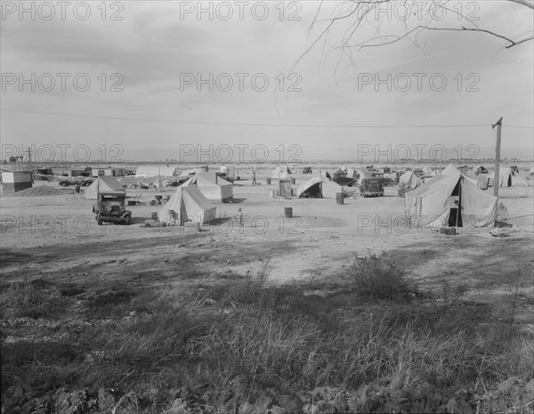 Auto camp north of Calipatria, California, 1937. Creator: Dorothea Lange.