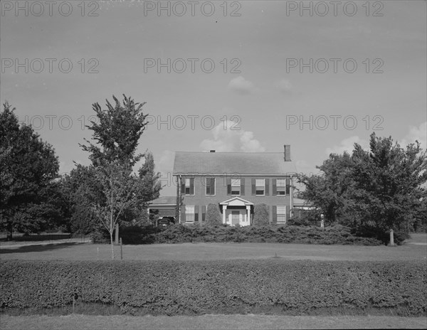 The Aldridge Plantation owner's home near Leland, Mississippi, 1937. Creator: Dorothea Lange.