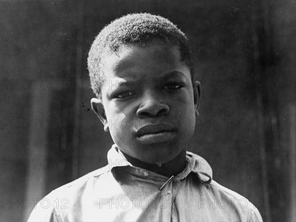 Delta cooperative farm, Hillhouse, Mississippi, 1937. Creator: Dorothea Lange.