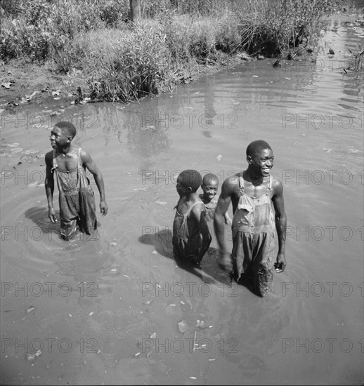 Negroes near Valdosta, Georgia, 1937. Creator: Dorothea Lange.