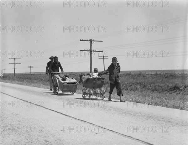 Flood refugees four miles out of Memphis, Texas, 1937. Creator: Dorothea Lange.