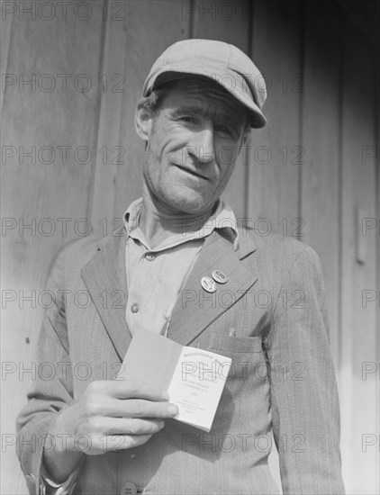 From Oklahoma farm (April 1938) to strike leader in California, Kern County, California, 1938. Creator: Dorothea Lange.