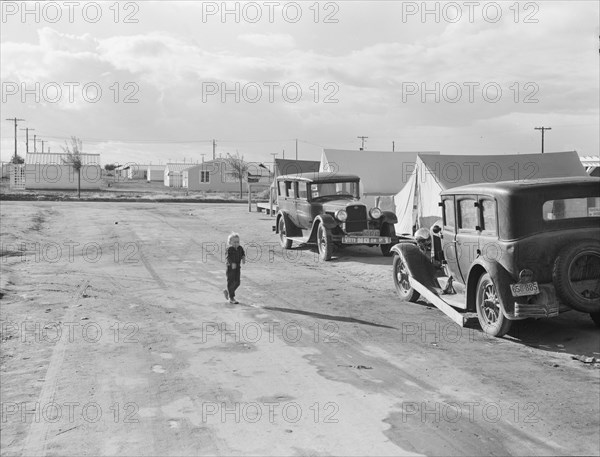 Looking from the camp to adjoining tract..., Shafter migrant camp, California, 1938. Creator: Dorothea Lange.