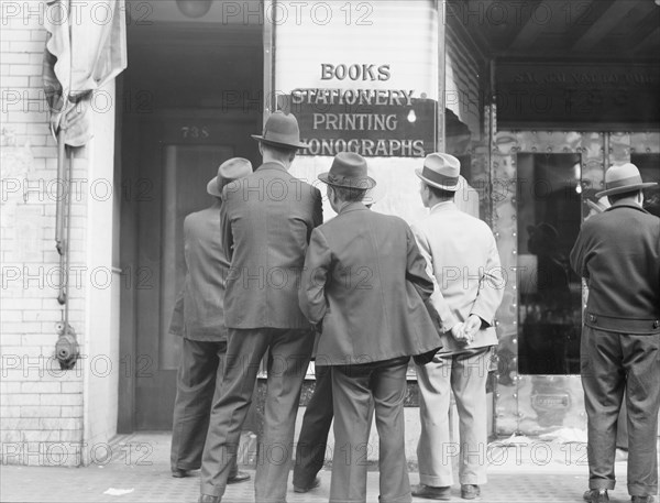 News of the surrender of Canton..., San Francisco, California, 1938. Creator: Dorothea Lange.