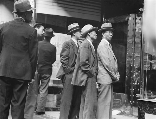 News of the surrender of Canton..., San Francisco, California, 1938. Creator: Dorothea Lange.