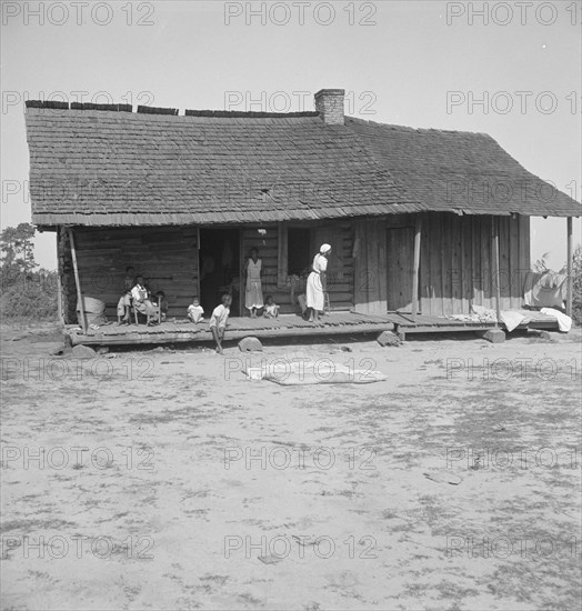 Colored tobacco sharecroppers home near Tifton, Georgia, 1938. Creator: Dorothea Lange.