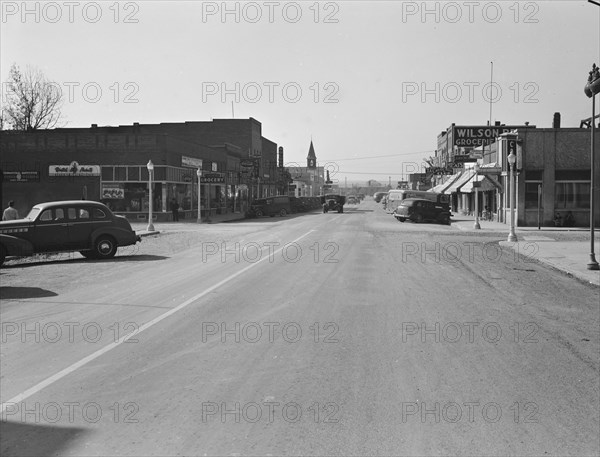 Saturday afternoon, main street of Nyssa, Oregon, 1939. Creator: Dorothea Lange.