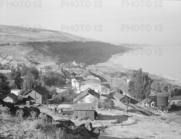 The town of Arlington, Oregon, on the Columbia River, 1939. Creator: Dorothea Lange.