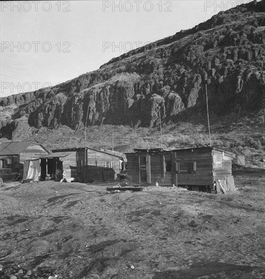 Yakima Indian village, on the Columbia River..., Celilo, Wasco County, Oregon, 1939. Creator: Dorothea Lange.