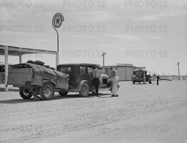 [Untitled, possibly related to: Family of nine from near Fort Smith, Arkansas], 1937. Creator: Dorothea Lange.