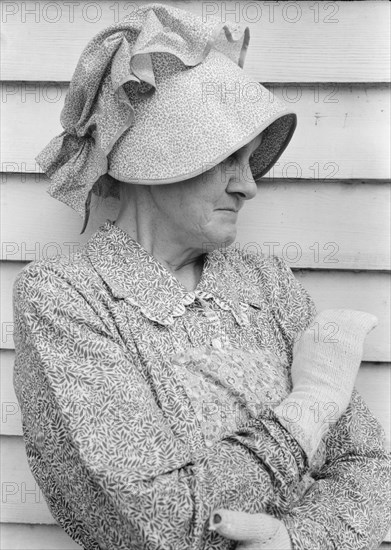 Native of North Carolina, member of Wheeley Church..., near Gordonton, North Carolina, 1939. Creator: Dorothea Lange.