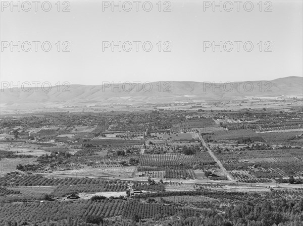 Possibly: Looking down on part of the Valley, approximately six miles from Yakima, Washington, 1939. Creator: Dorothea Lange.