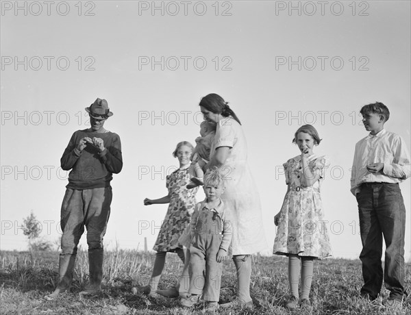 The Daugherty family, FSA borrowers, Warm Springs district, Malheur County, Oregon, 1939. Creator: Dorothea Lange.