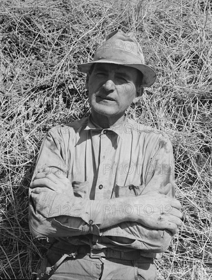 E.E. Botner, FSA borrower, Nyssa Heights, Malheur County, Oregon, 1939. Creator: Dorothea Lange.