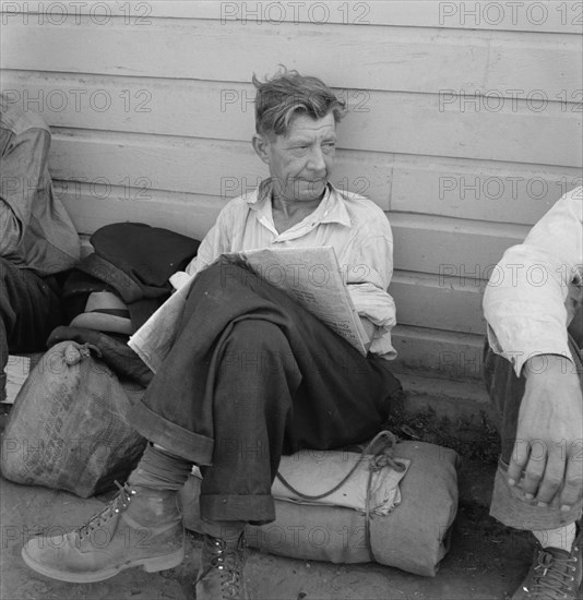 Single man, three weeks before opening of Klamath..., Tulelake, Siskiyou County, California, 1939. Creator: Dorothea Lange.