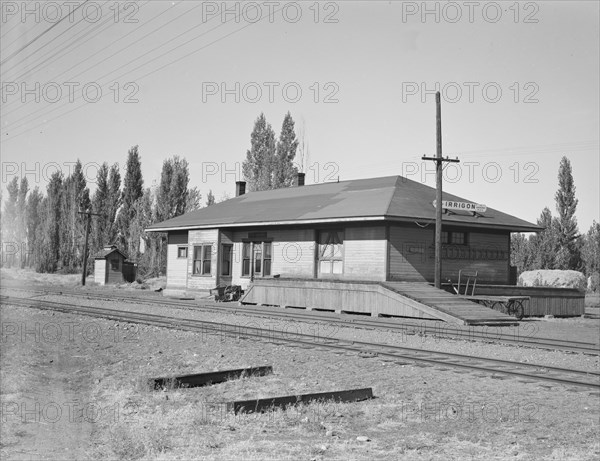 Railroad station. Irrigon, Oregon. Population: 108. Land was opened to settlers here in 1914.