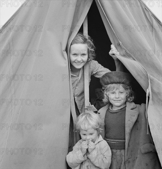 Lighthearted kids in Merrill FSA (Farm Security Administration) camp, Klamath County, Oregon.