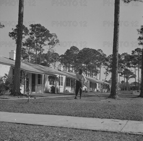 Daytona Beach, Florida. Low rent housing projects for Negroes near Bethune-Cookman College.