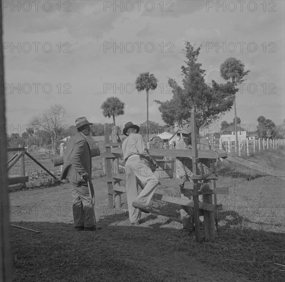 Daytona Beach, Florida. Bethune-Cookman College. Assistants in agriculture going to work.
