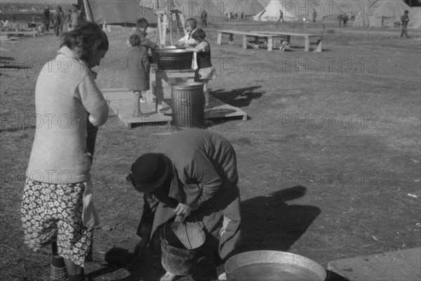 Facilities for washing in the camp for white flood refugees at Forrest City, Arkansas.