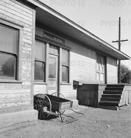 Detail of railroad station painted "railroad yellow." Irrigon, Morrow County, Oregon.