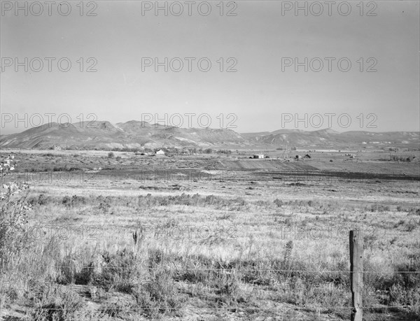 View of the valley from Dazey farm. Homedale district, Malheur County, Oregon.