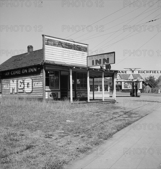 Washington, Lewis County, Centralia. Cafe on U.S. 99, formerly the "Oasis".