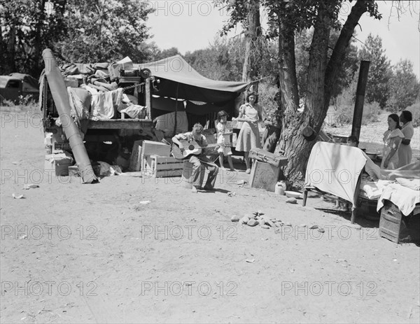 Washington, Yakima Valley. Camp of migratory families in "Ramblers Park.".