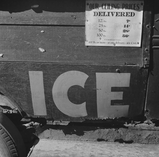 Daytona Beach, Florida. Ice truck with ceiling prices listed on the side.