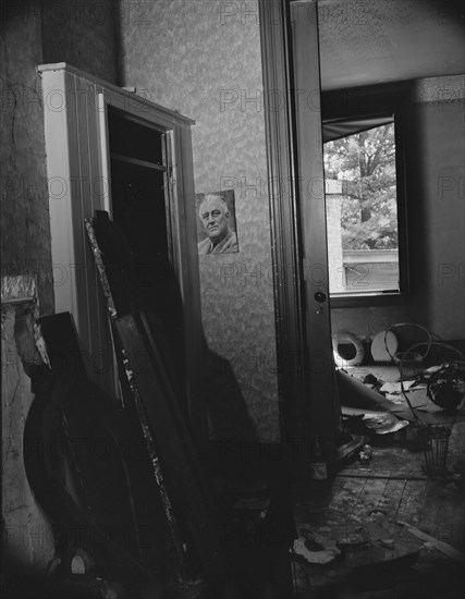 Washington, D.C. Interior of house being wrecked on Independence Avenue.