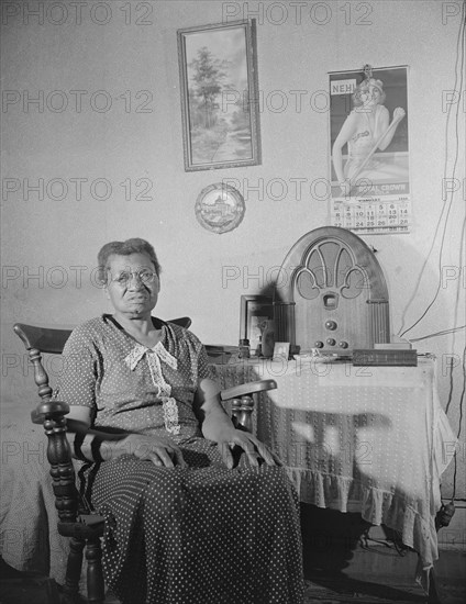 Washington, D.C. Elderly lady who lives on Lamont Street, N.W..