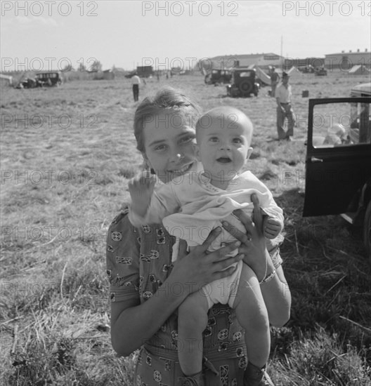 Migrant potato pickers. Tulelake, Siskiyou County, California.