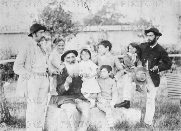 Pissarro Family group plus Alice Isaacson and Tommy Pissarro