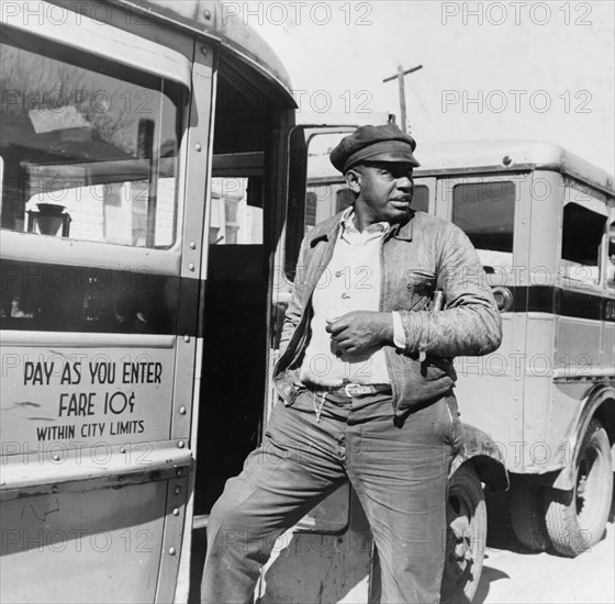 Daytona Beach, Florida. Negro buses waiting for passengers.