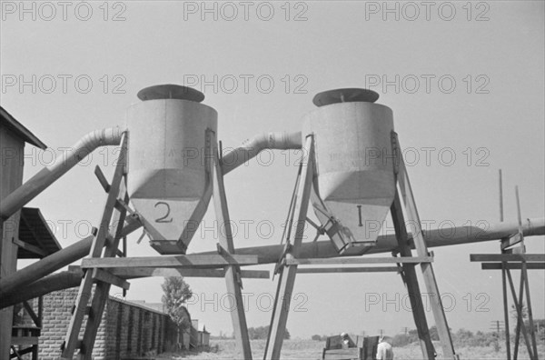 Cotton gin detail. Vicinity of Moundville, Alabama.