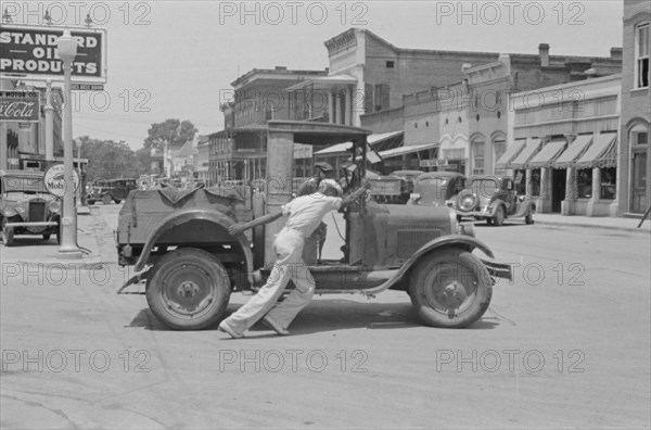 Street scene, Greensboro, Alabama.