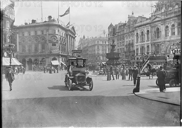 Piccadilly Circus, City of Westminster, London, 1911. Creator: Unknown.