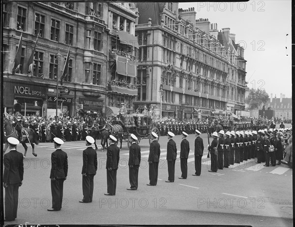 Coronation of Queen Elizabeth II, Bridge Street, Westminster, City of Westminster, London, 1953. Creator: Ministry of Works.