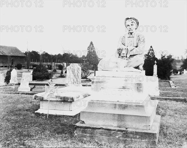 Victorian gravestone, Mississippi, 1935.  Creator: Walker Evans.