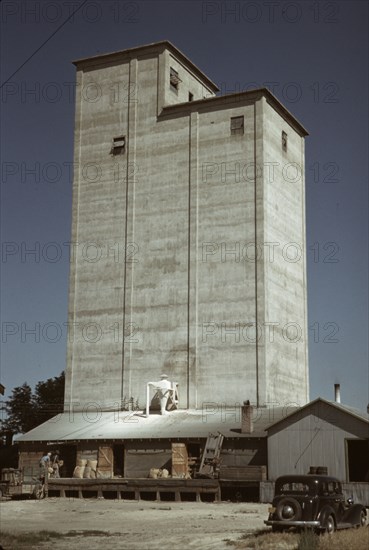 Grain elevators, Caldwell, Idaho, 1941. Creator: Russell Lee.