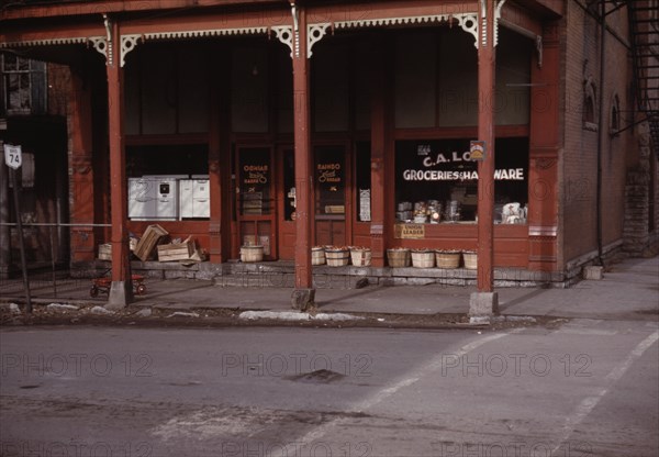 Grocery store, Mt. Orab, Ohio, Route 74, 1942 or 1943. Creator: John Vachon.