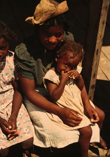 Bayou Bourbeau plantation, a FSA cooperative, vicinity of Natchitoches, La., 1940. Creator: Marion Post Wolcott.