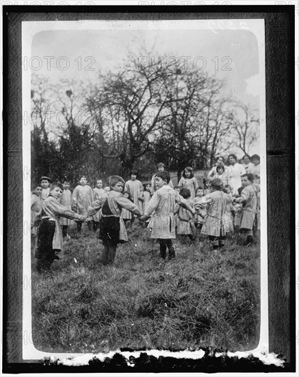 Red Cross, between 1910 and 1920.