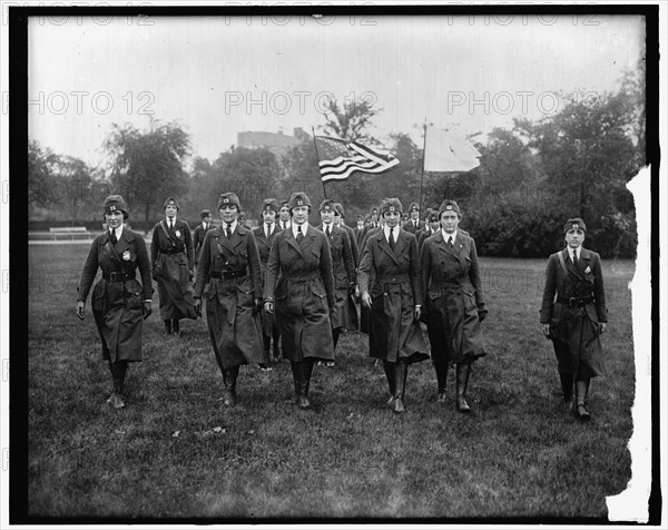 Red Cross, between 1910 and 1920.