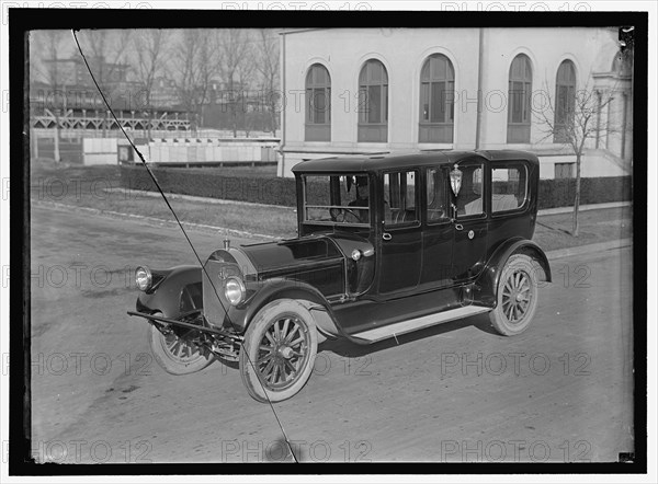 Automobile, between 1909 and 1923. Creator: Harris & Ewing.